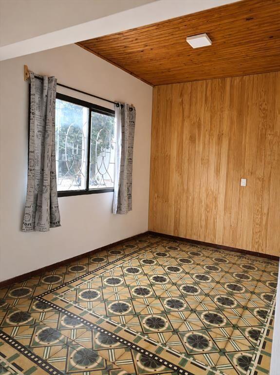 Casa de 3 dormitorios con garaje y patio