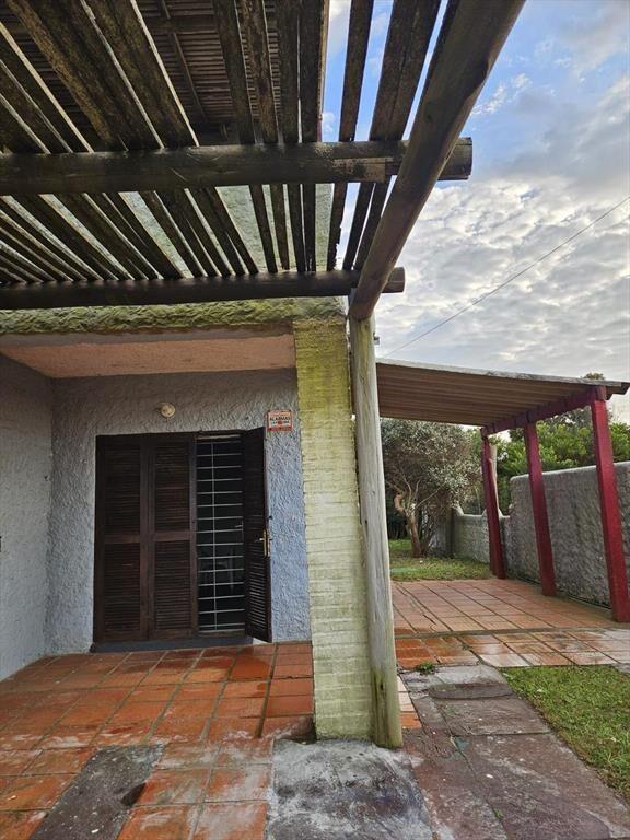 Venta Casa Amueblada - 3 aptos independientes- a 100 m de l