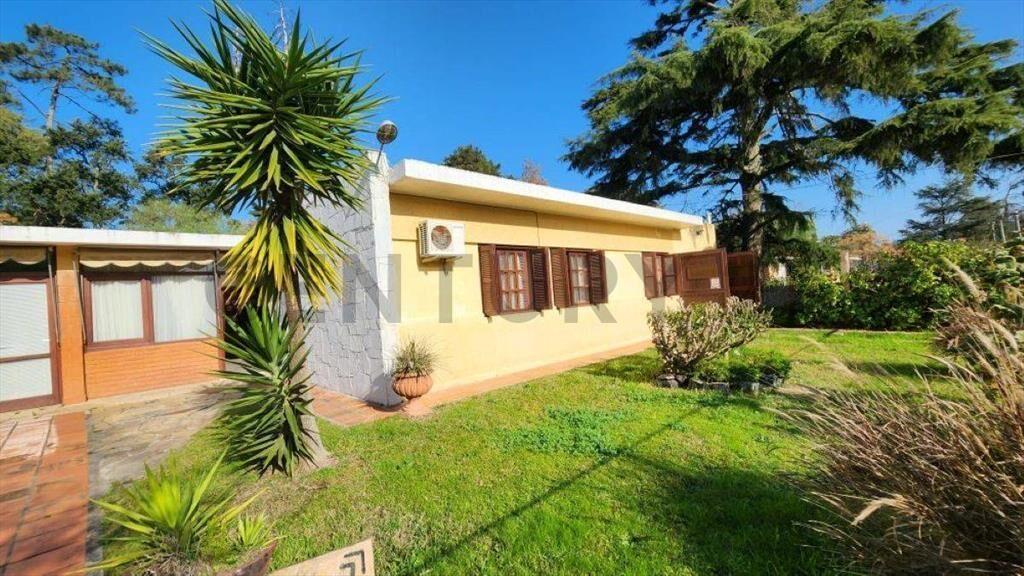 Venta casa de 837m en Atlantida Sur