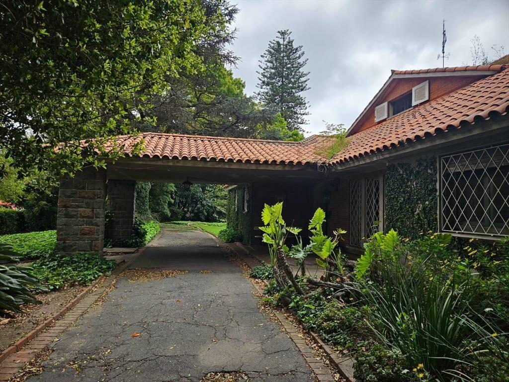 Venta importante terreno de 4488 m² con dos casas sobre B