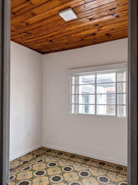Casa de 3 dormitorios con garaje y patio