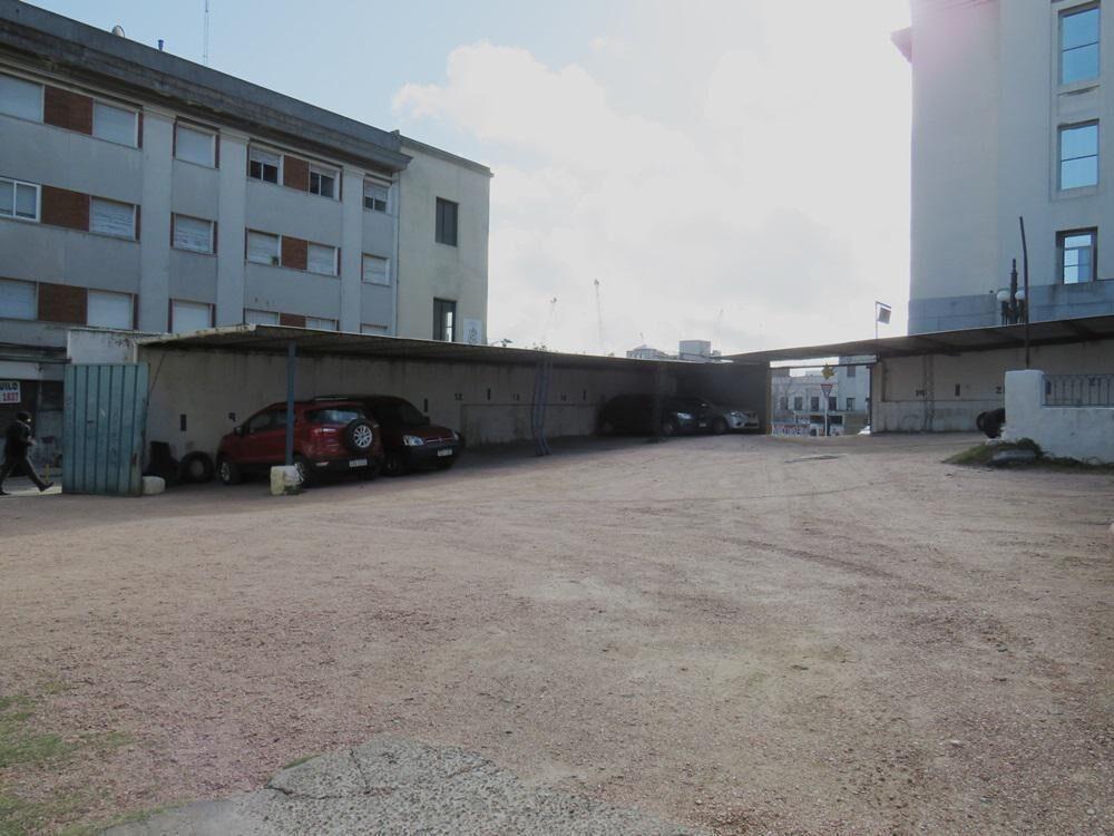 Tres padrones: Parking, local y apartamento