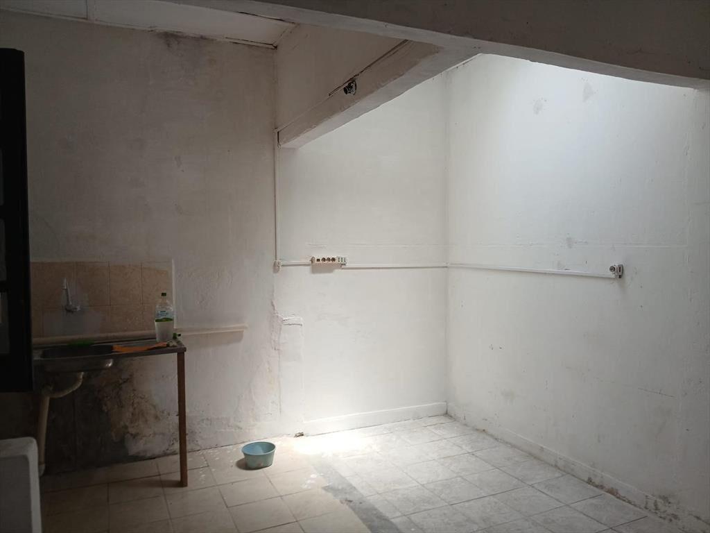 Casa a restaurar con renta actual