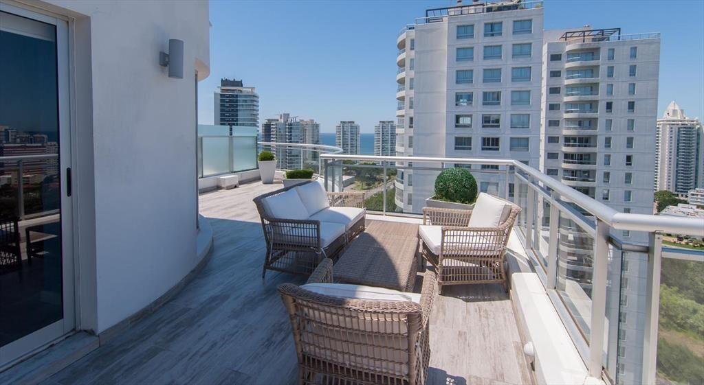 Apartamento Penthouse sobre Av. Roosevelt