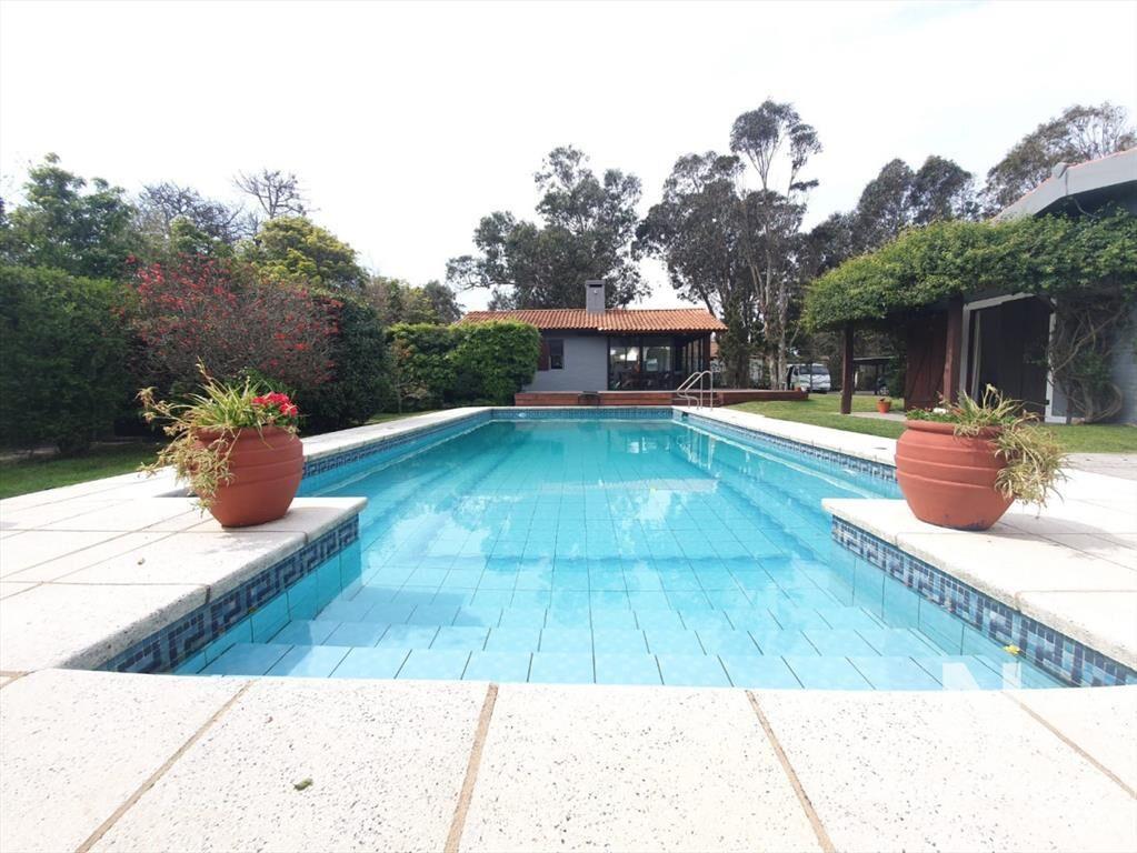 Casa en Alquiler Anual, Pinares a pasos del mar, Punta del
