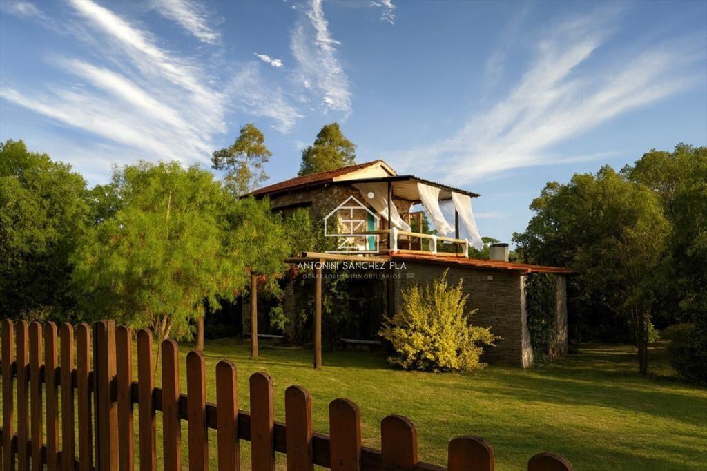 Venta casa de 3 dormitorios en Bella Vista,