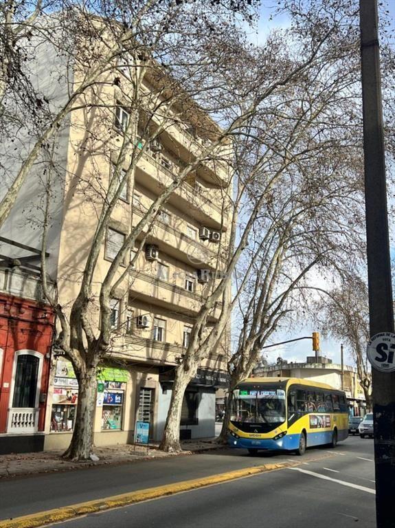 APARTAMENTO EN GARIBALDI ESQ. PAULLIER. 1 DORMITORIO. PR...
