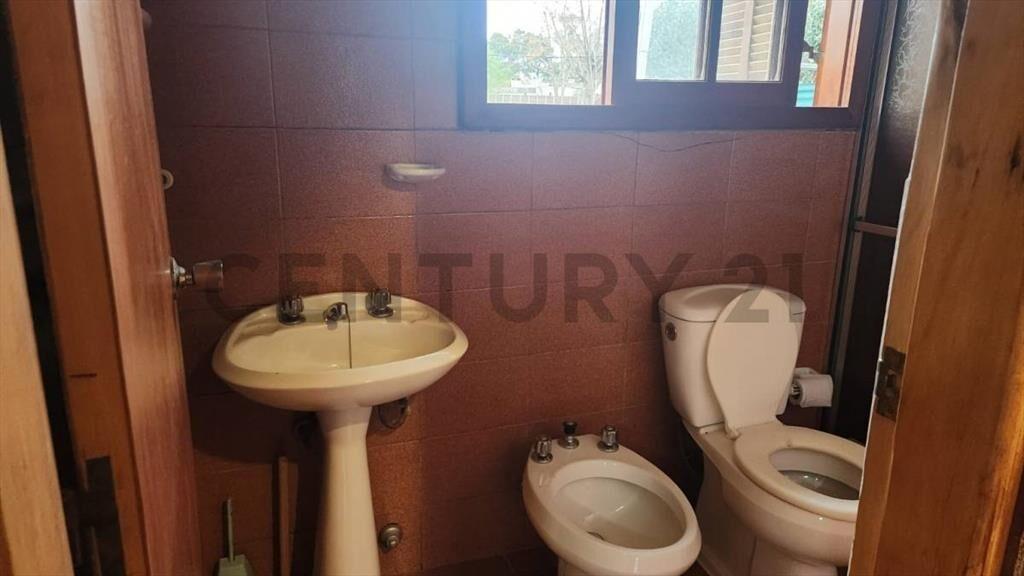 Venta casa 2 dormitorios 625m terreno lado Sur a 1 de la ...