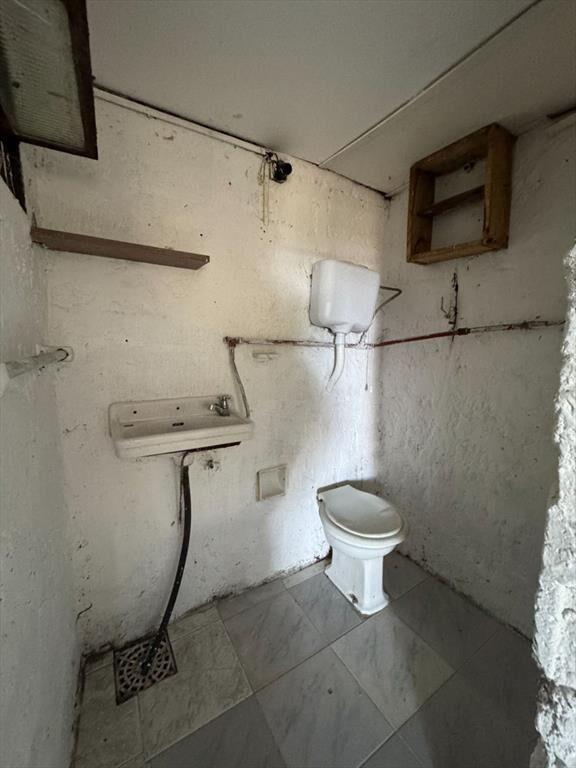 Alquilo casa 1 dormitorio con patio Pando