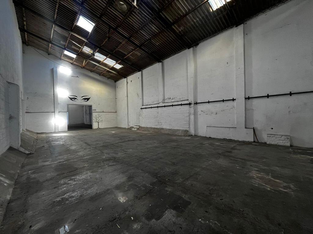 Veracierto y Zumaran, 390 M2, Vig 24 Hs, zona habilitada pa