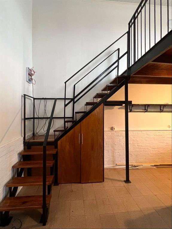 ALQUILER CASA TIPO DUPLEX UN DORMITORIO CON COCHERA