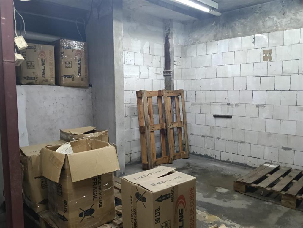 Venta de dos locales uno de ellos con renta Goes