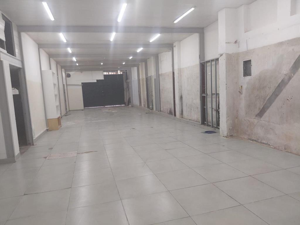Venta Local Deposito en Brazo Oriental Ingreso Camiones Cám