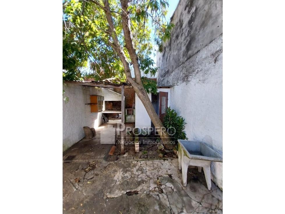 AL1809 Venta Dos Casas en un padron Reducto