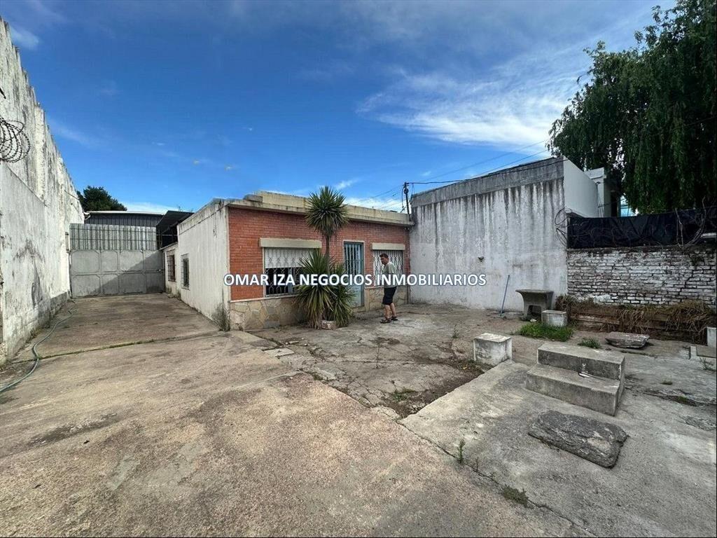 Venta casa + galpón en Barrio Ituzaingó, prox Hipodromo de
