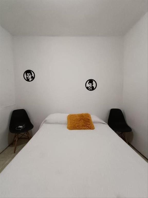 Casa de dos dormitorios y apto.