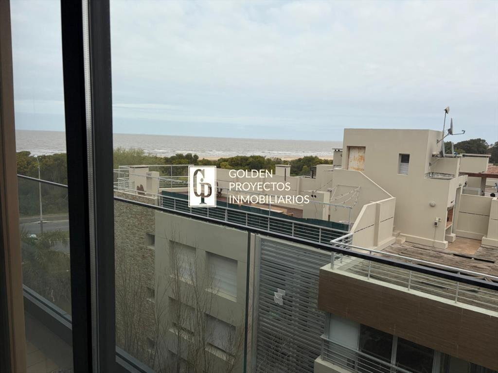 Apartamento en Alquiler 2 Dormitorios con Cocina definida e