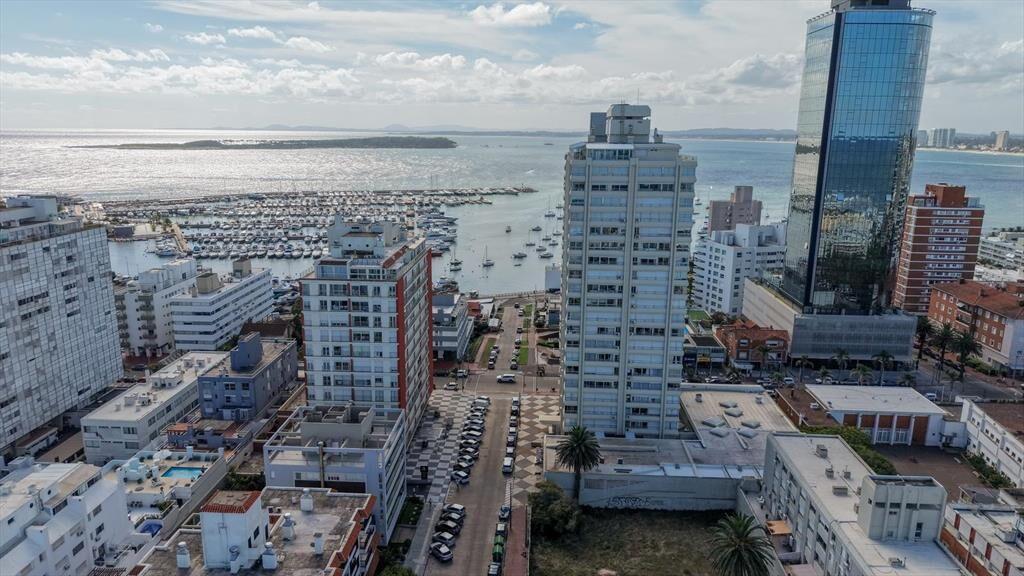 Venta apartamento 3 dormitorios Península Punta del Este