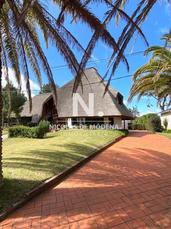 Gran chalet en venta a metros de Palaya Brava