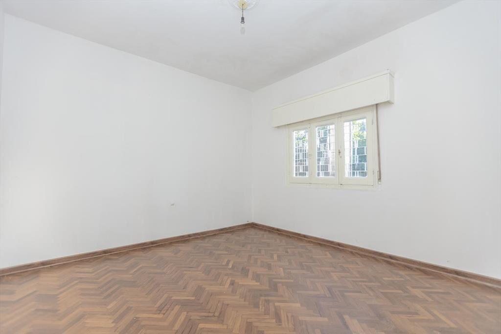 Venta de Casa al Frente con garaje doble, Barbacoa y patio