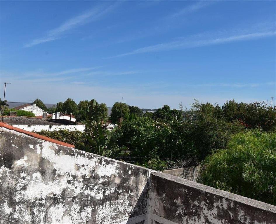 CASA 3 DORMITORIOS gge y barbacoa CON VISTA AL RIO en COLON