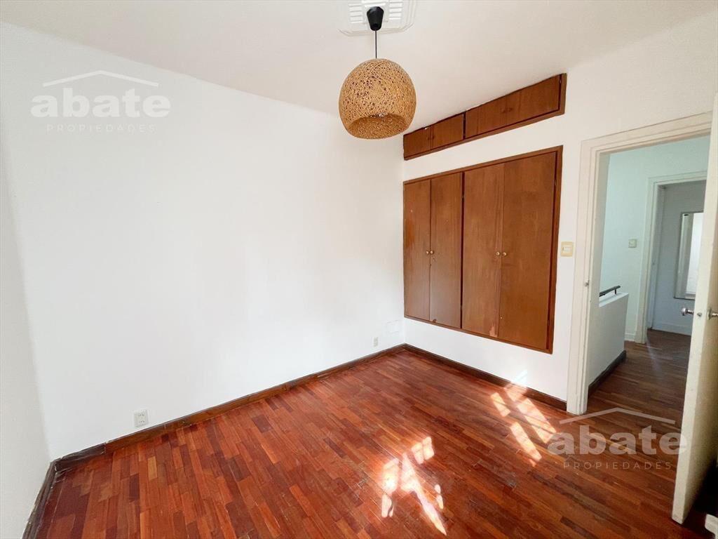 Venta de Casa 3 Dorm y Garage - Pocitos Nuevo