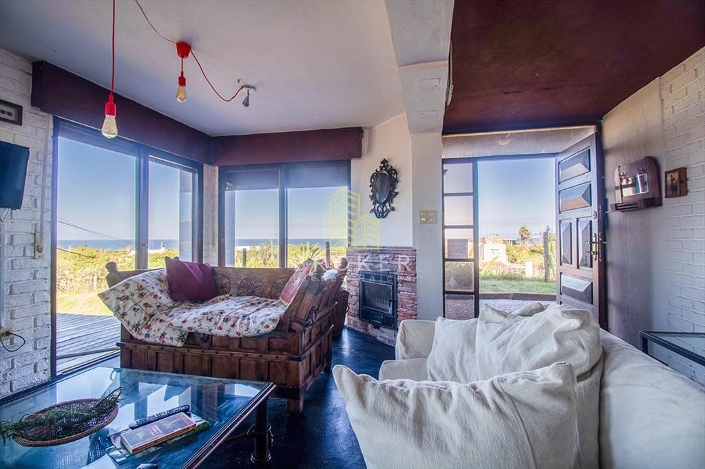 Venta de casa de 4 dormitorios mas dependencia en