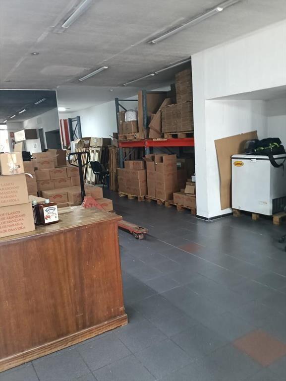 Venta de dos locales uno de ellos con renta Goes