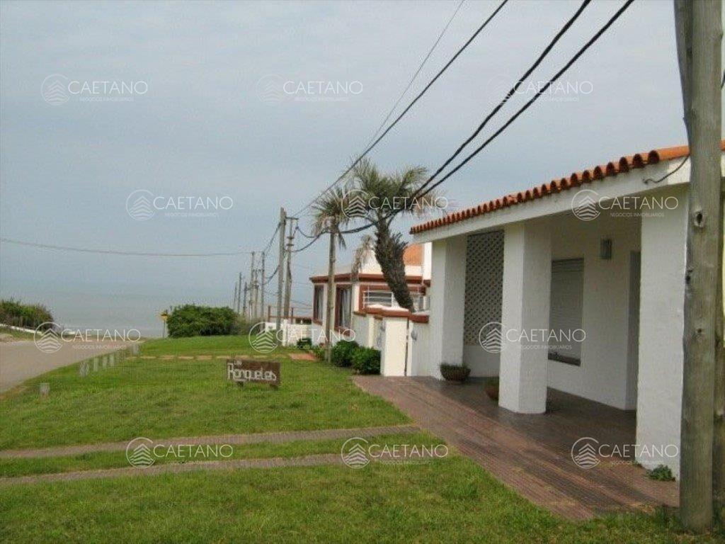 Manantiales a metros del mar