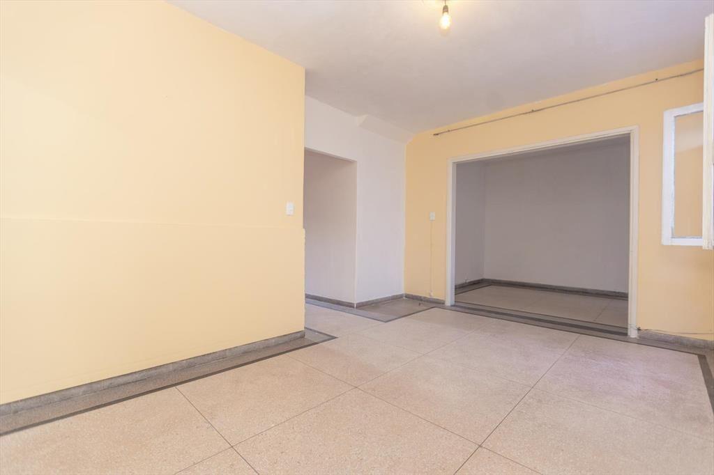 Venta de Casa al Frente con garaje doble, Barbacoa y patio