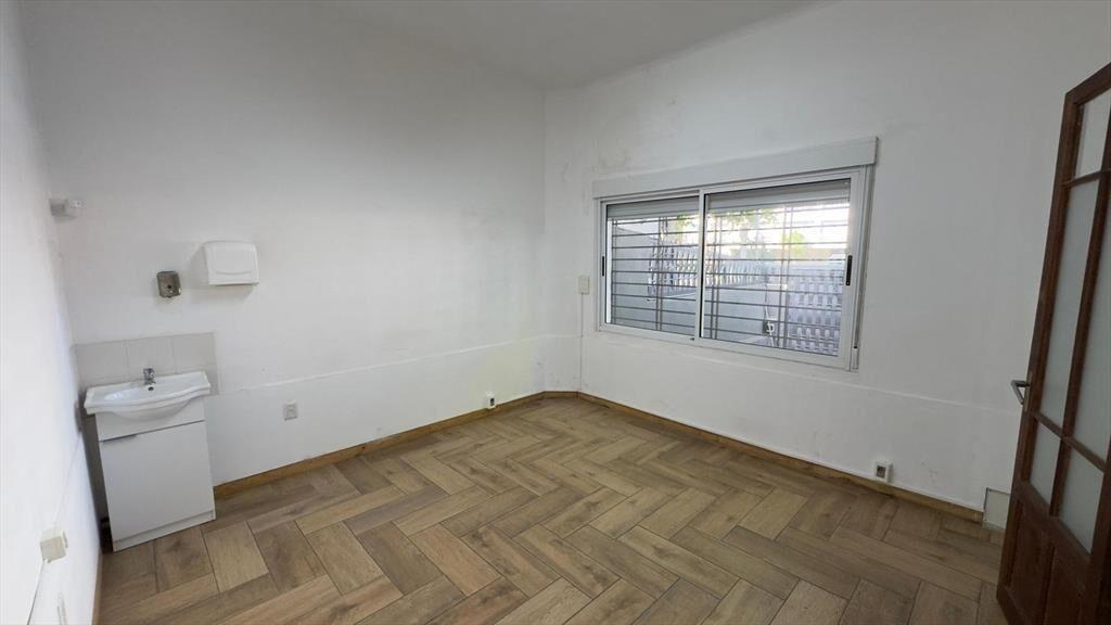 Propios y 8 dde octubre, 106 m2 + cochera + patio !!