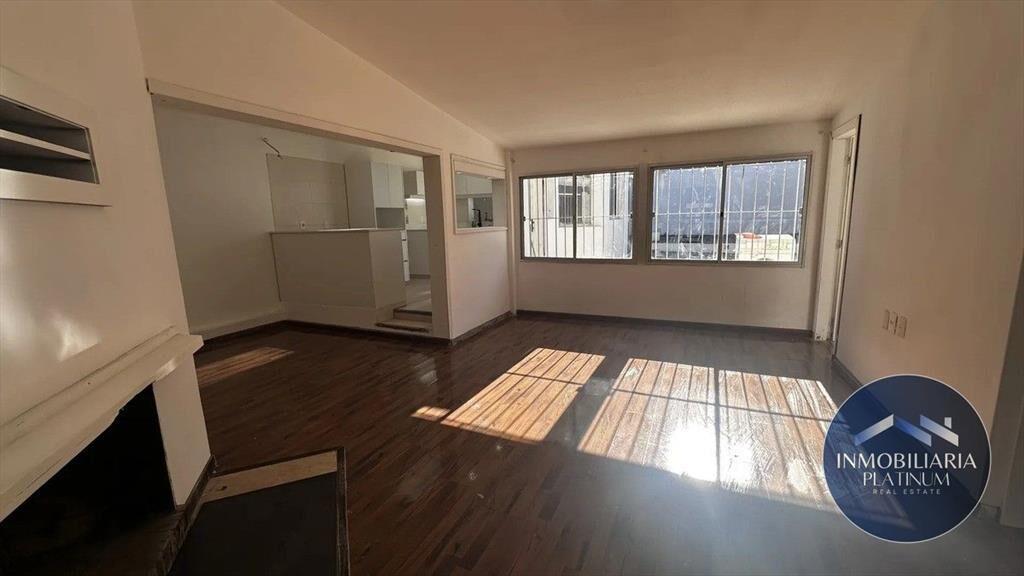 Casa en alquiler c/ cochera en Buceo