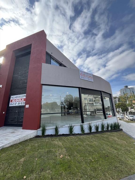 IMPONENTE LOCAL COMERCIAL A ESTRENAR
