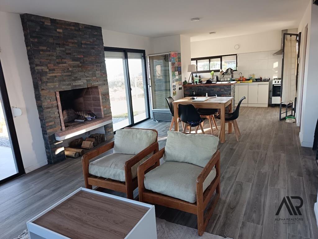 Casa en venta c/ cochera en Punta Negra