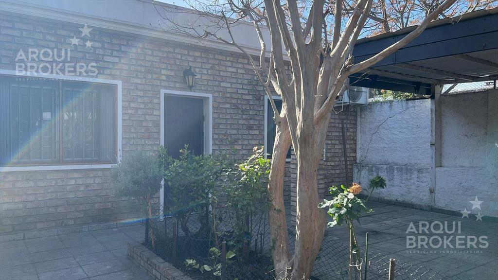 Casa de dos dormitorios en venta en Jardines del Hipódromo