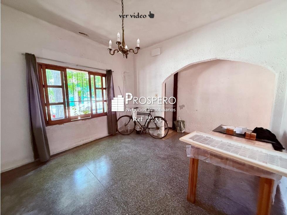 2233/3 Venta terreno con construccion de 2dorm Pocitos Fond