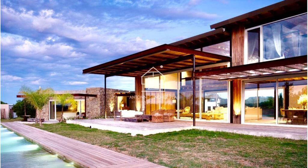 Venta Casa 6 Dormitorios Pueblo Mio