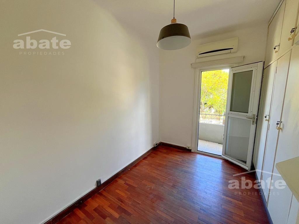 Venta de Casa 3 Dorm y Garage - Pocitos Nuevo