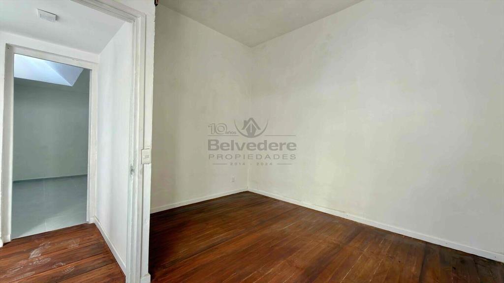 Apartamento reciclado dos dormitorios Cerro Ref. 203