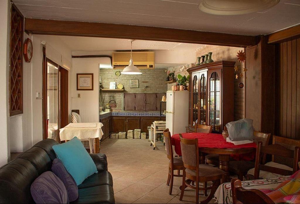 Casa en venta de 4 dormitorios con piscina en barrio Monaco