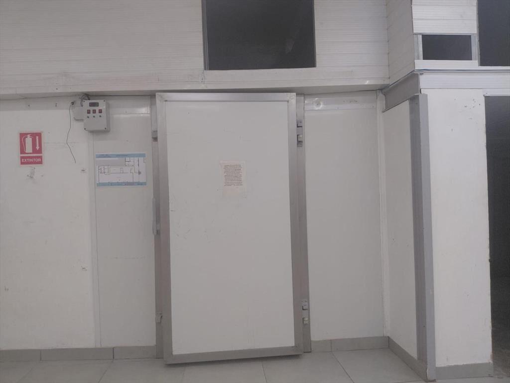 Venta Local Deposito en Brazo Oriental Ingreso Camiones Cám