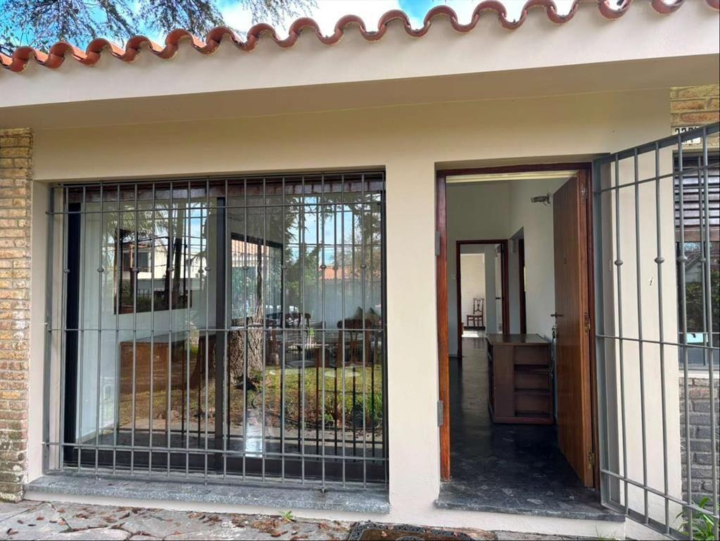 ALQUILER DE CASA EN CARRASCO NORTE 4 DORMITORIOS PRÓXIMO AL