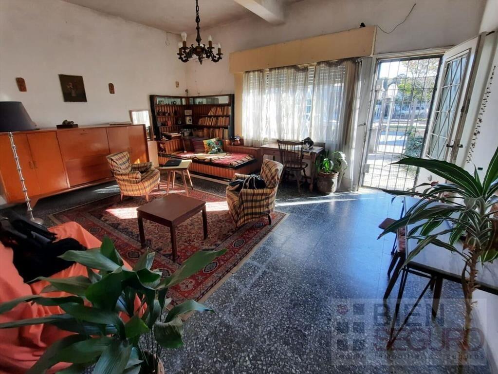 Casa, galpón y local comercial en padrón único en venta en