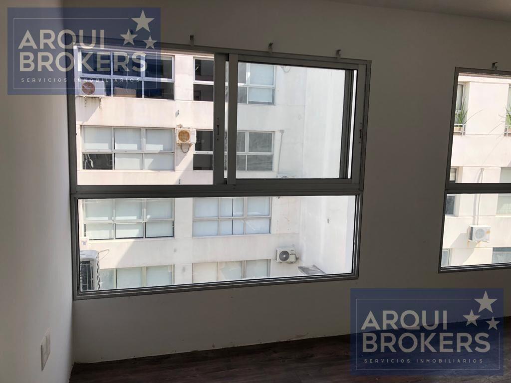 Venta oficina con renta en Pocitos Nuevo - 310