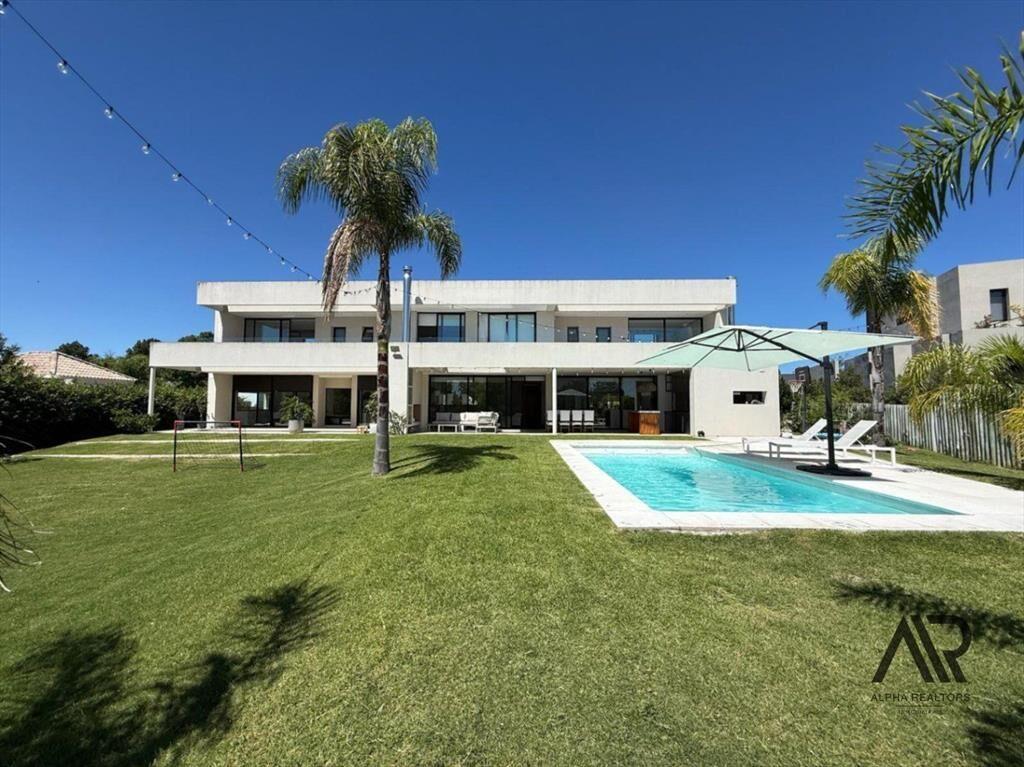 Casa en venta c/ cochera en Viñedos de la Tahona