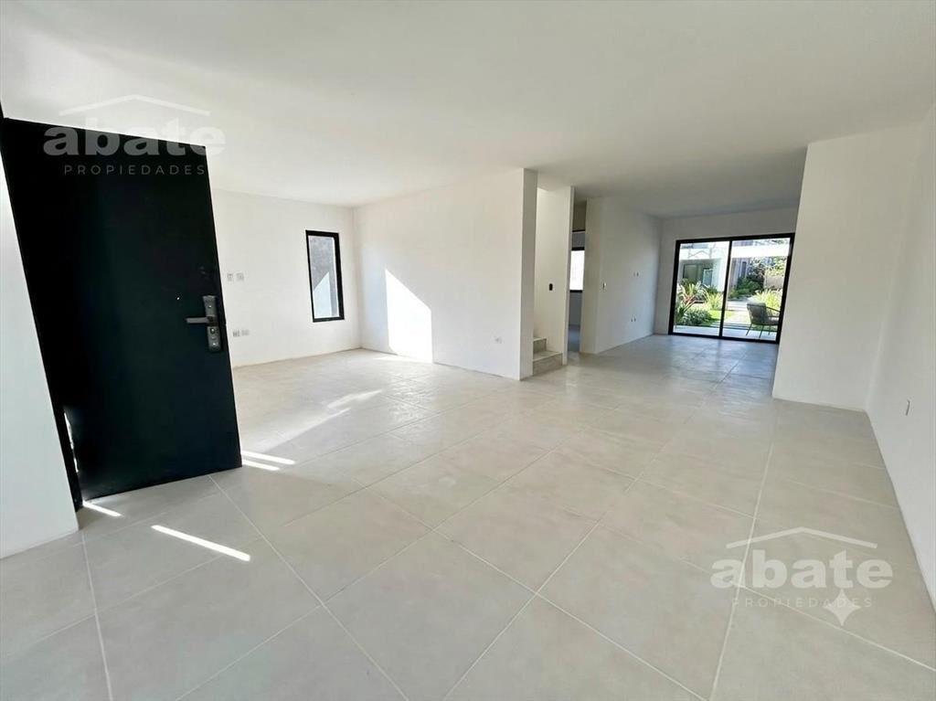 Venta casa de 3 dormitorios a estrenar próximo a Av. de los