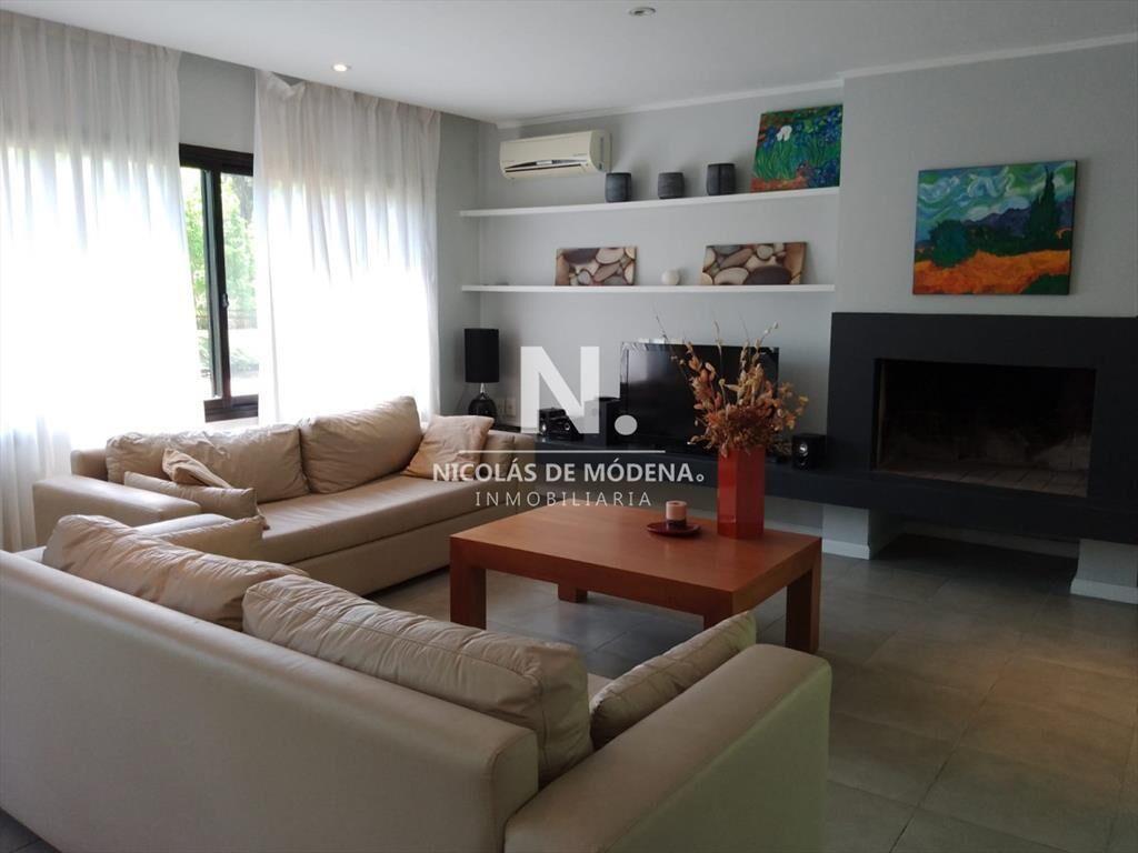 Casa en alquiler anual barrio privado en Parque Pinares