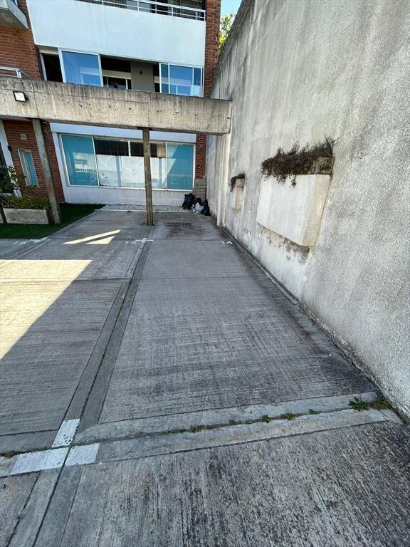 Alquiler de Garage Solo para residentes del edificio en Ave