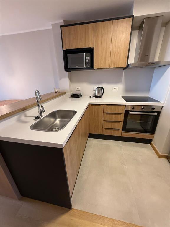 Alquila apartamento Parque Rodó amoblado 1 dorm.