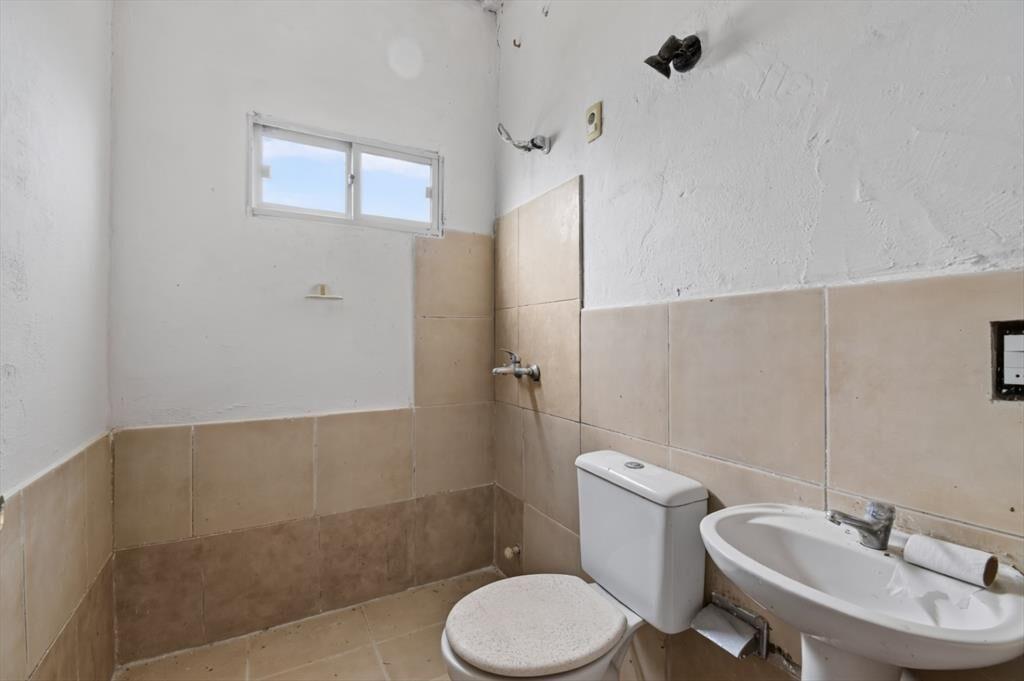 Venta de casa o 3 apartamentos de 1 dormitorio en Punta ...